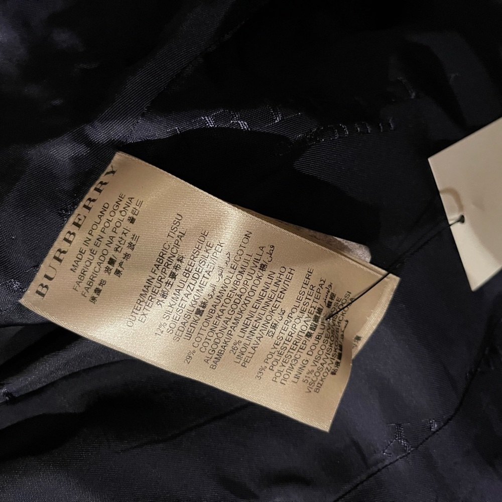 Stunning Burberry Lond evening jacket with belt - Picture 5 of 6